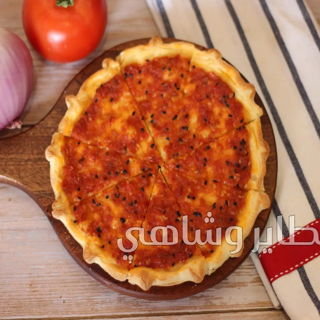 منقوشة محمرة